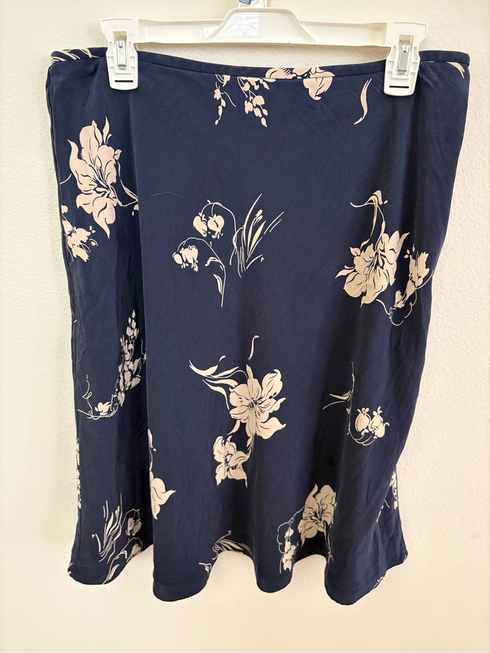Vintage Lauren Ralph Lauren 100% Silk Size 14 floral navy skirt